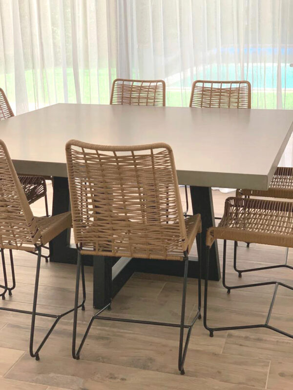 Mesa De Comedor MERAK cuadrada